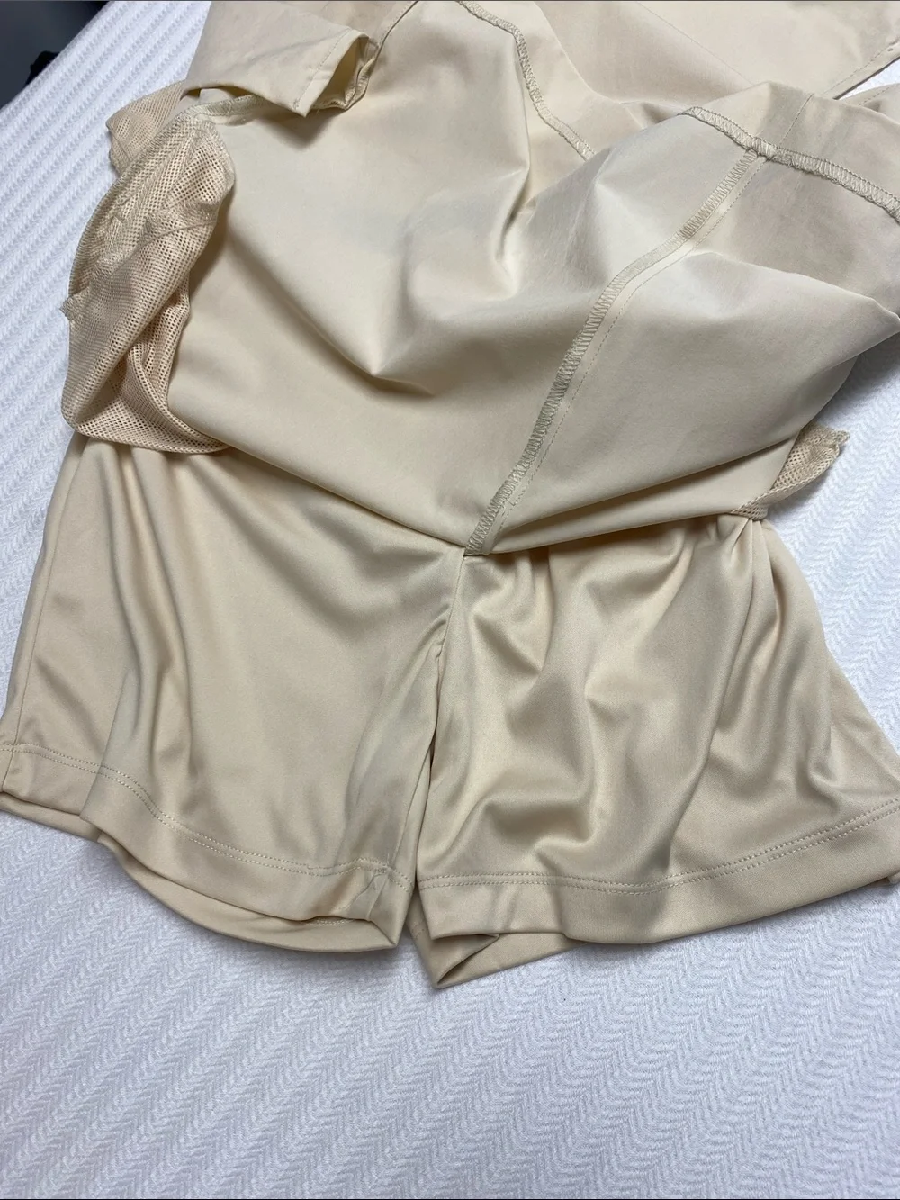 IZOD Golf Performance Skort | Beige | Built-In Shorts | Side Pockets | Size 8